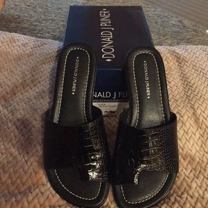 Donald Pliner Black leather sandals, slight wedge